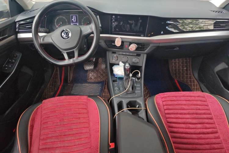 Used Volkswagen Bora 2021 1.5L Automatic Fashionable Smart Connectivity Version Center Console