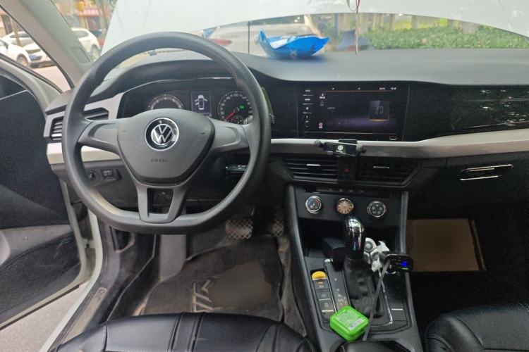 Used Volkswagen Bora 2021 1.5L Automatic Comfort Smart Connect Edition Center Console