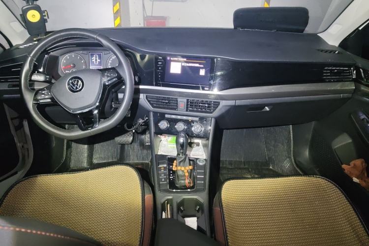 Used Volkswagen Bora 2021 1.5L Automatic Comfort Smart Connect Edition Center Console