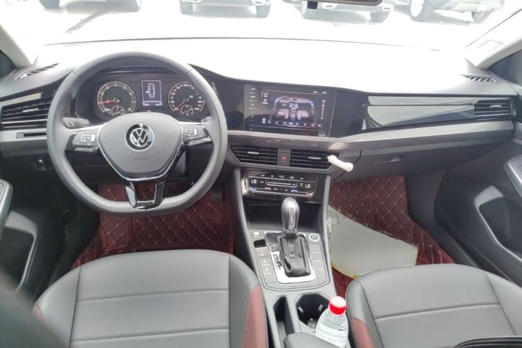 Used Volkswagen Bora 2021 1.5L Automatic Elite Smart Connect Edition Center Console
