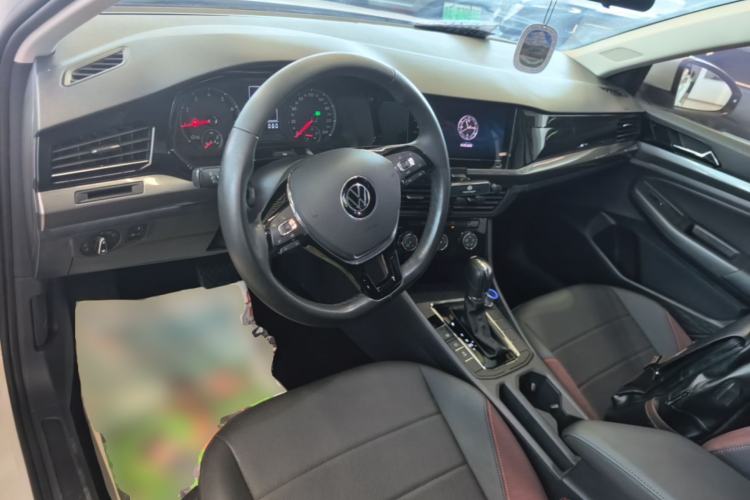 Used Volkswagen Bora 2021 1.5L Automatic Comfort Smart Connect Edition Center Console