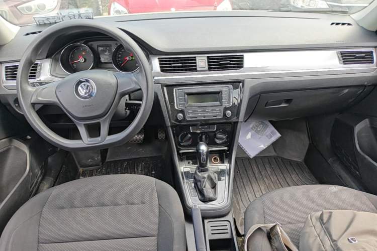 Used Volkswagen Bora 2021 1.5L Automatic Fashionable Smart Connectivity Version Center Console