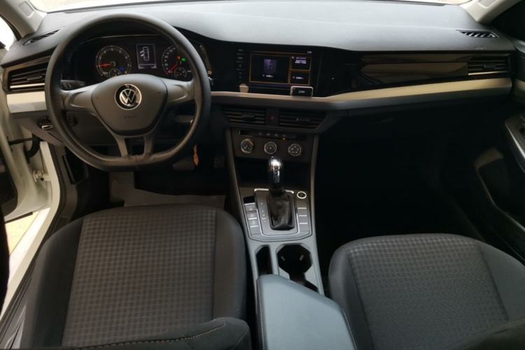 Used Volkswagen Bora 2021 1.5L Automatic Fashionable Smart Connectivity Version Center Console