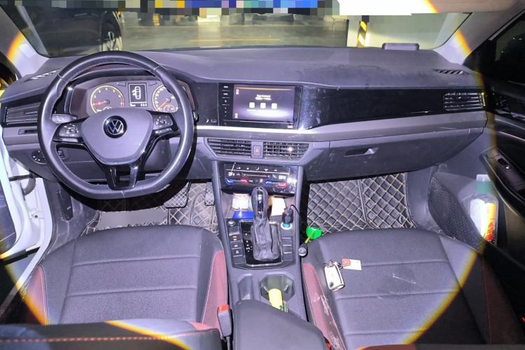 Used Volkswagen Bora 2021 1.5L Automatic Elite Smart Connect Edition Center Console