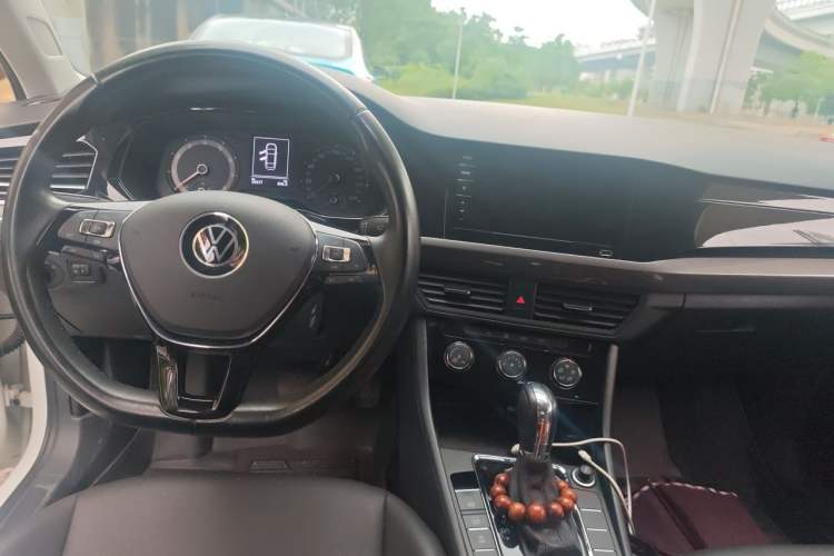 Used Volkswagen Bora 2021 1.5L Automatic Fashionable Smart Connectivity Version Center Console