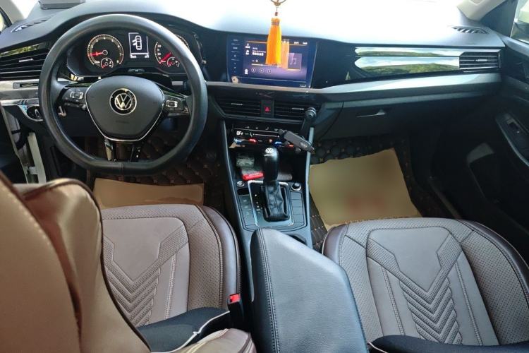 Used Volkswagen Bora 2021 1.5L Automatic Elite Smart Connect Edition Center Console
