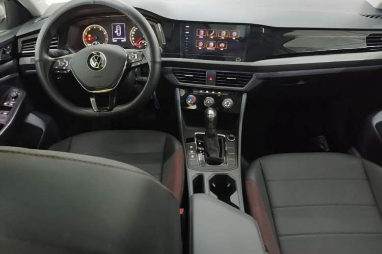 Used Volkswagen Bora 2021 1.5L Automatic Comfort Smart Connect Edition Center Console
