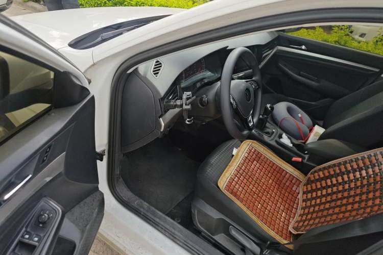 Used Volkswagen Bora 2021 1.5L Manual Fashion Smart Connect Edition Driver Seat