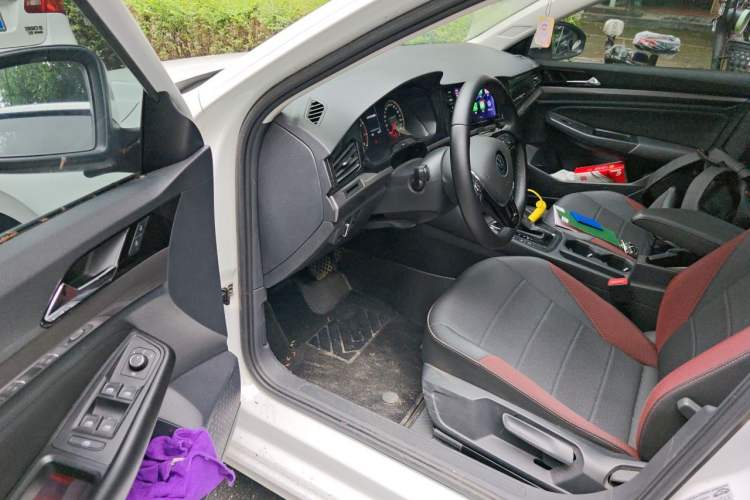 Used Volkswagen Bora 2021 1.5L Automatic Elite Smart Connect Edition Driver Seat