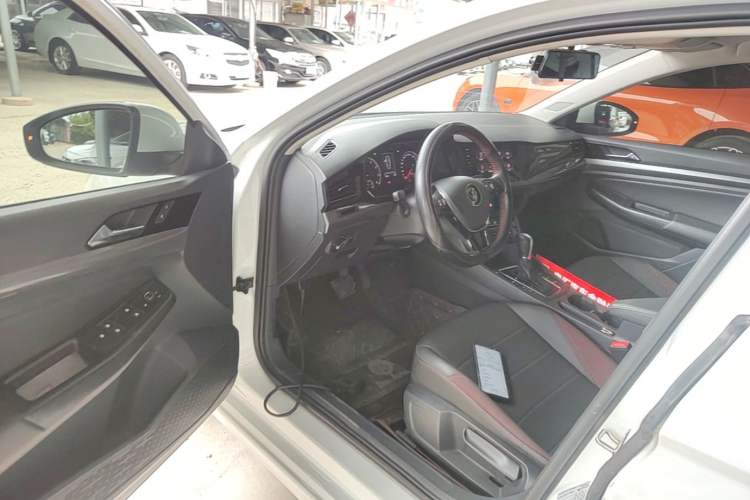 Used Volkswagen Bora 2021 1.5L Automatic Elite Smart Connect Edition Driver Seat