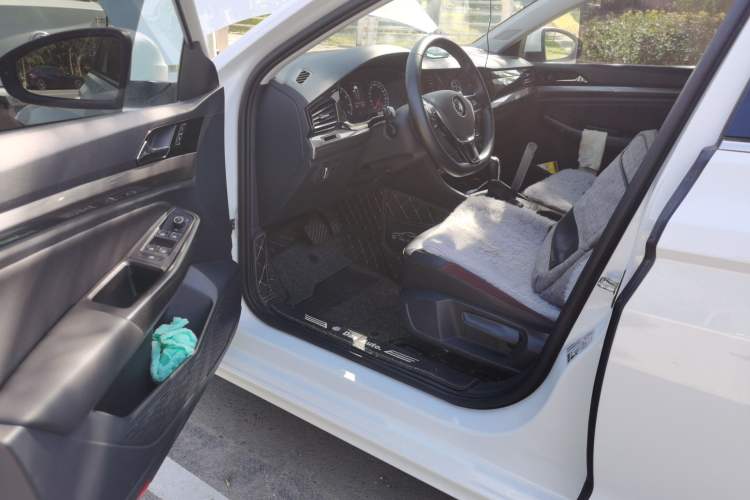 Used Volkswagen Bora 2021 1.5L Automatic Elite Smart Connect Edition Driver Seat