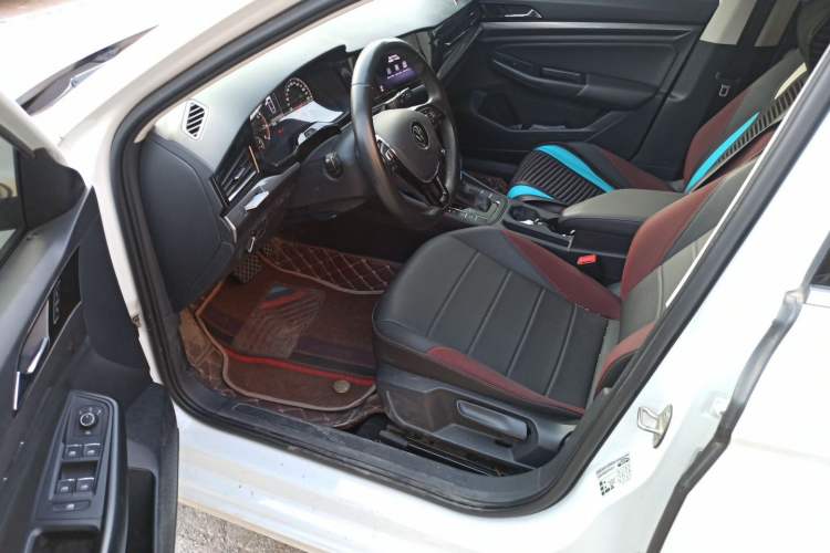 Used Volkswagen Bora 2021 1.5L Automatic Elite Smart Connect Edition Driver Seat