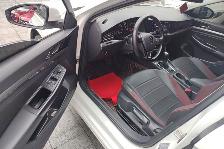 Used Volkswagen Bora 2021 1.5L Automatic Elite Smart Connect Edition Driver Seat