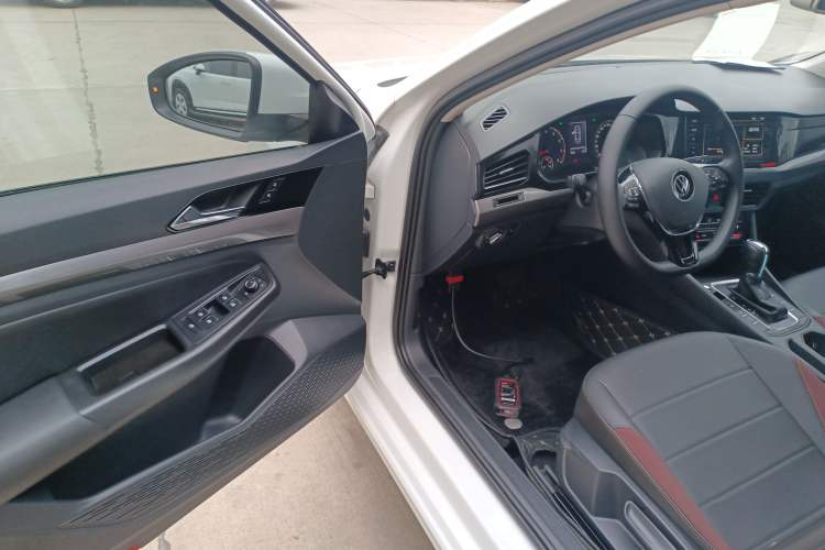 Used Volkswagen Bora 2021 1.5L Automatic Elite Smart Connect Edition Driver Seat