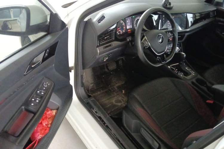 Used Volkswagen Bora 2021 1.5L Automatic Elite Smart Connect Edition Driver Seat