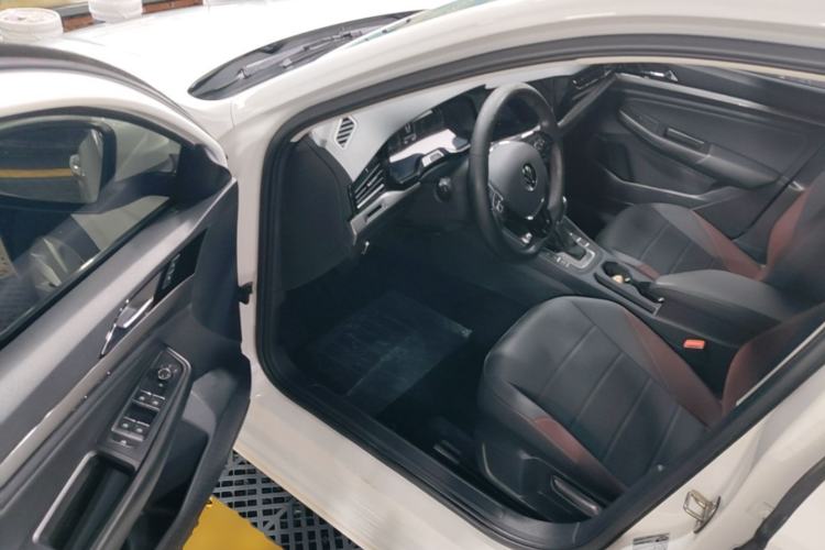 Used Volkswagen Bora 2021 1.5L Automatic Elite Smart Connect Edition Driver Seat