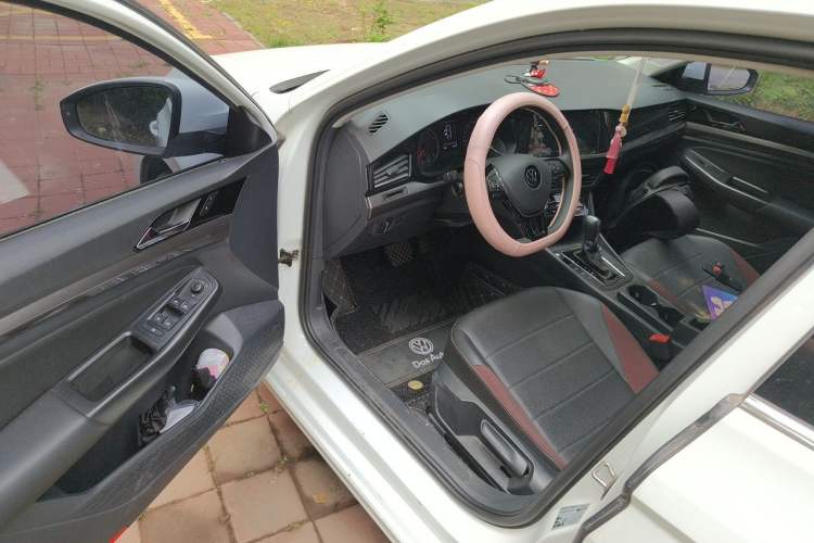 Used Volkswagen Bora 2021 1.5L Automatic Elite Smart Connect Edition Driver Seat
