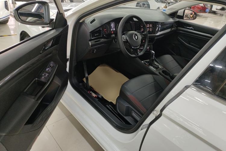 Used Volkswagen Bora 2021 1.5L Automatic Elite Smart Connect Edition Driver Seat