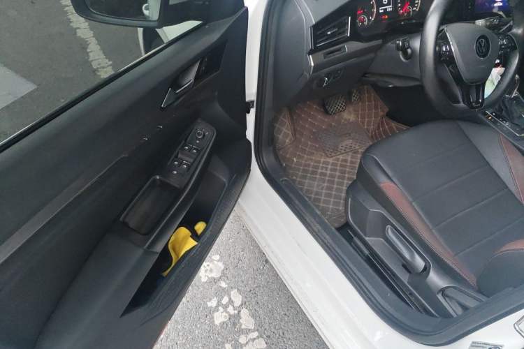 Used Volkswagen Bora 2021 1.5L Automatic Elite Smart Connect Edition Driver Seat