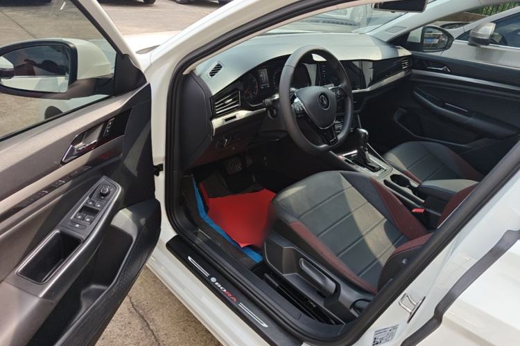 Used Volkswagen Bora 2021 1.5L Automatic Elite Smart Connect Edition Driver Seat