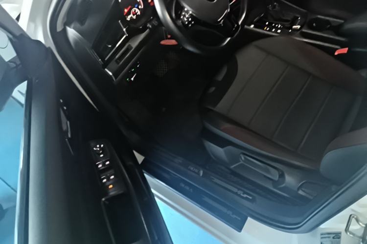 Used Volkswagen Bora 2021 1.5L Automatic Elite Smart Connect Edition Driver Seat