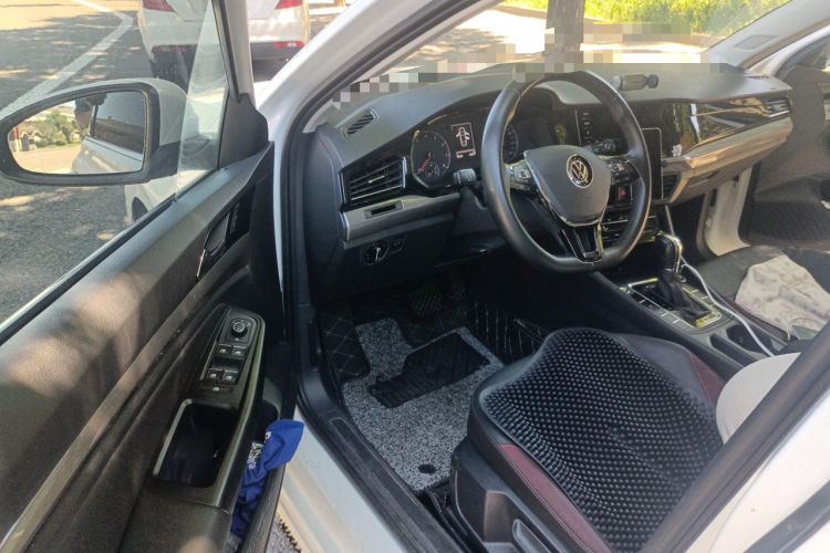 Used Volkswagen Bora 2021 1.5L Automatic Elite Smart Connect Edition Driver Seat