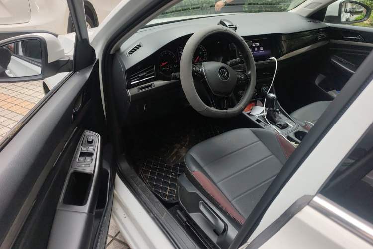 Used Volkswagen Bora 2021 1.5L Automatic Comfort Smart Connect Edition Driver Seat