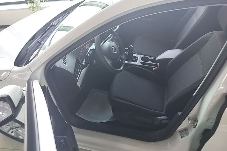 Used Volkswagen Bora 2021 1.5L Manual Fashion Smart Connect Edition Driver Seat
