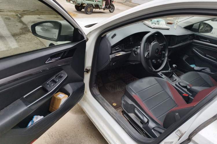 Used Volkswagen Bora 2021 1.5L Manual Comfort Smart Connect Edition Driver Seat