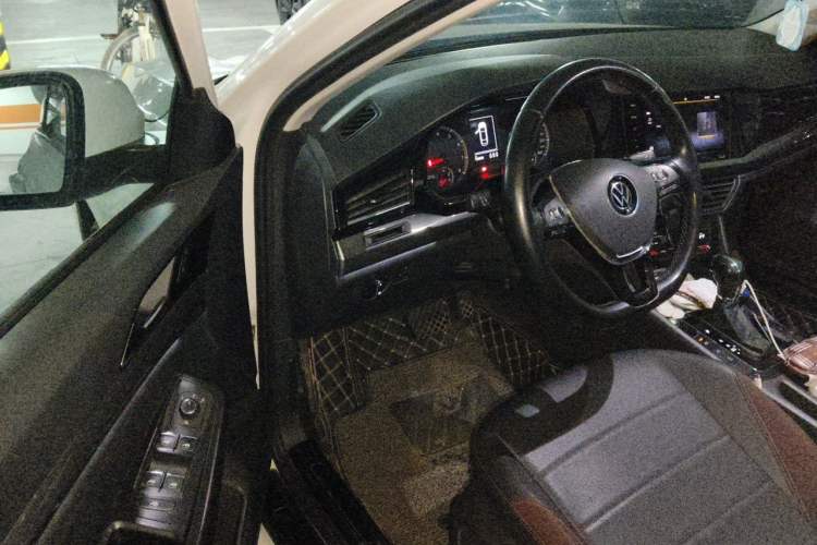 Used Volkswagen Bora 2021 1.5L Automatic Elite Smart Connect Edition Driver Seat