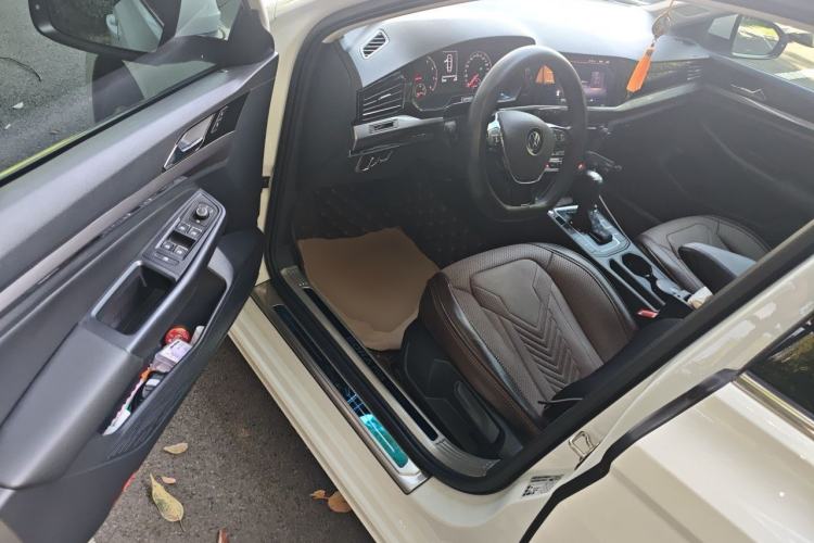 Used Volkswagen Bora 2021 1.5L Automatic Elite Smart Connect Edition Driver Seat