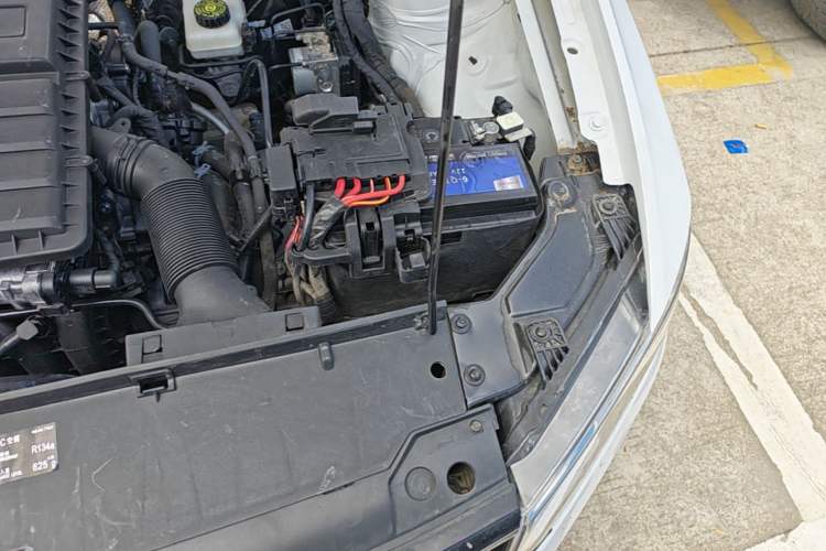 Used Volkswagen Bora 2021 1.5L Automatic Fashionable Smart Connectivity Version Engine Bay Left