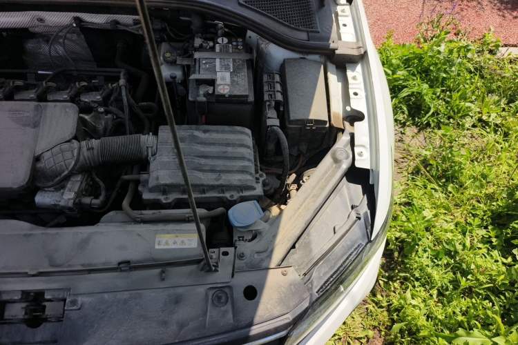 Used Volkswagen Bora 2021 1.5L Automatic Fashionable Smart Connectivity Version Engine Bay Left