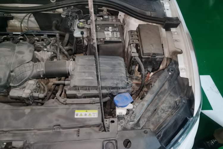 Used Volkswagen Bora 2021 1.5L Automatic Elite Smart Connect Edition Engine Bay Left