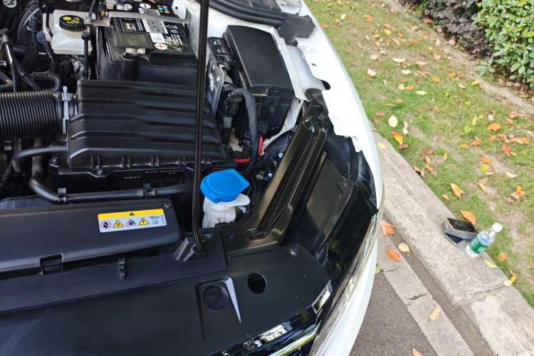 Used Volkswagen Bora 2021 1.5L Automatic Elite Smart Connect Edition Engine Bay Left