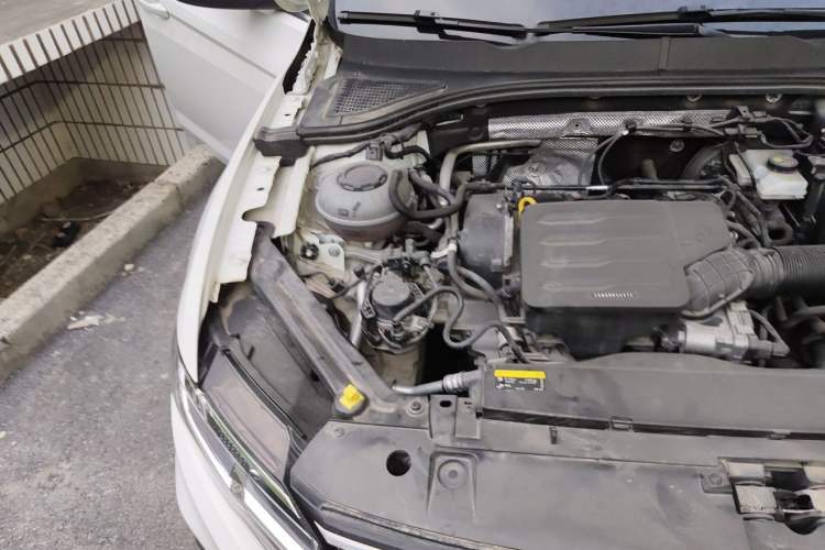 Used Volkswagen Bora 2021 1.5L Automatic Elite Smart Connect Edition Engine Bay Right