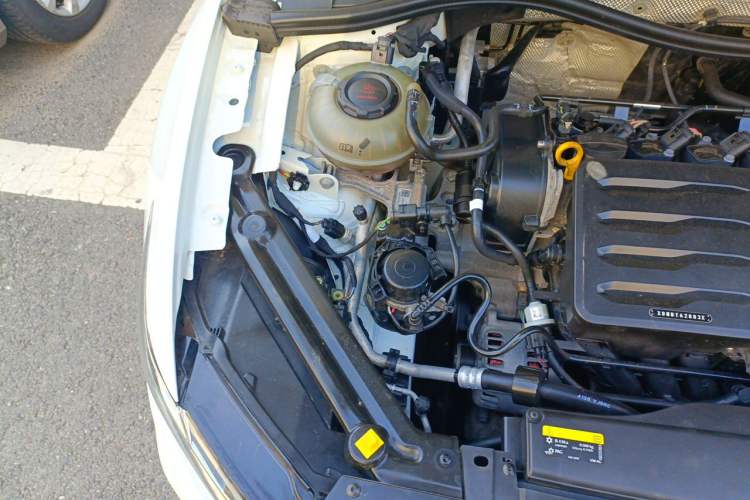 Used Volkswagen Bora 2021 1.5L Automatic Fashionable Smart Connectivity Version Engine Bay Right