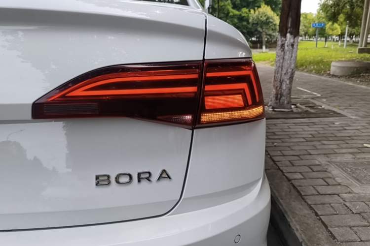 Used Volkswagen Bora 2021 1.5L Automatic Comfort Smart Connect Edition Exterior 3