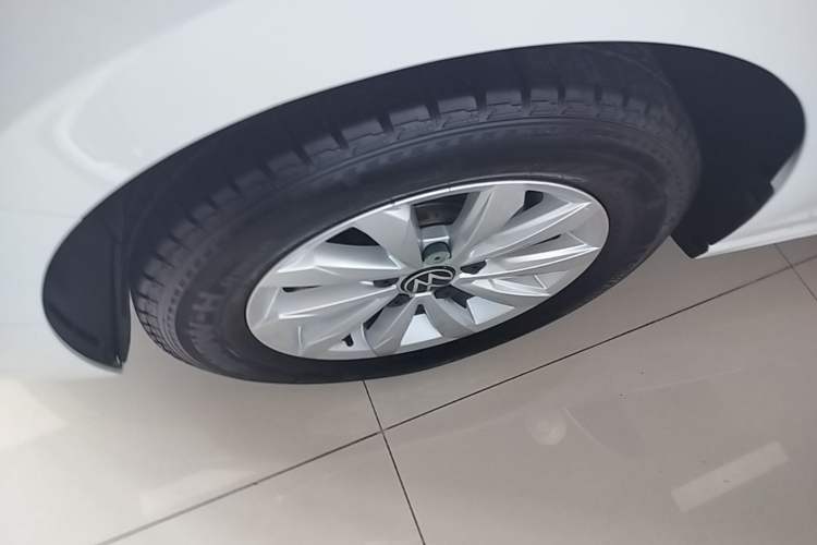 Used Volkswagen Bora 2021 1.5L Manual Fashion Smart Connect Edition Exterior 4