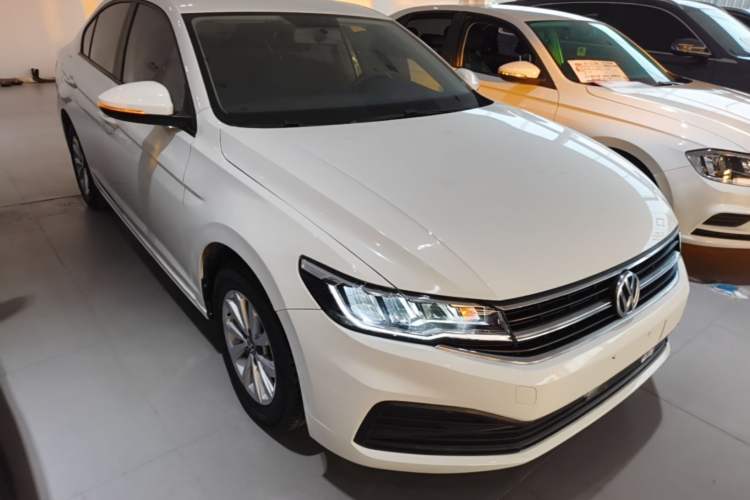 Used Volkswagen Bora 2021 1.5L Automatic Fashionable Smart Connectivity Version Front Right 45 Deg