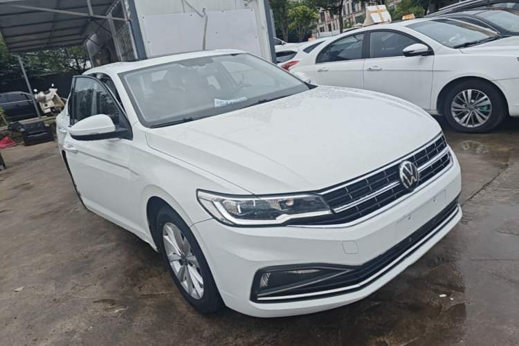 Used Volkswagen Bora 2021 1.5L Automatic Elite Smart Connect Edition Front Right 45 Deg