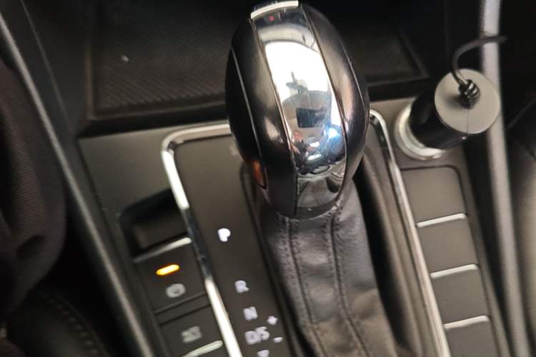 Used Volkswagen Bora 2021 1.5L Automatic Fashionable Smart Connectivity Version Gear Lever