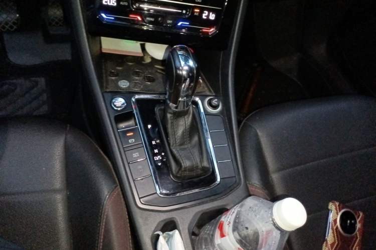 Used Volkswagen Bora 2021 1.5L Automatic Comfort Smart Connect Edition Gear Lever