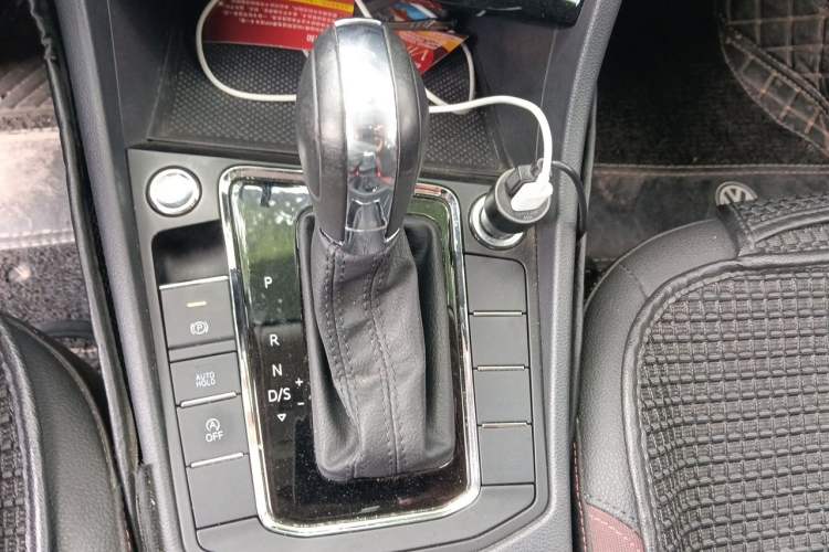 Used Volkswagen Bora 2021 1.5L Automatic Elite Smart Connect Edition Gear Lever