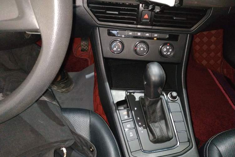 Used Volkswagen Bora 2021 1.5L Automatic Fashionable Smart Connectivity Version Gear Lever