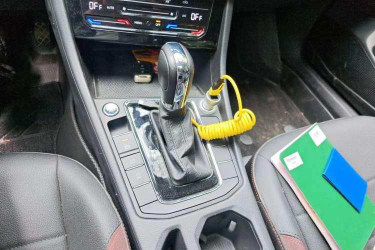 Used Volkswagen Bora 2021 1.5L Automatic Elite Smart Connect Edition Gear Lever