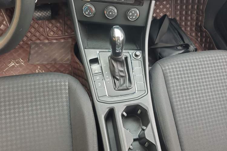 Used Volkswagen Bora 2021 1.5L Automatic Fashionable Smart Connectivity Version Gear Lever
