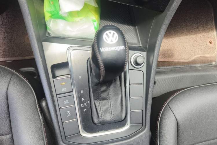 Used Volkswagen Bora 2021 1.5L Automatic Comfort Smart Connect Edition Gear Lever