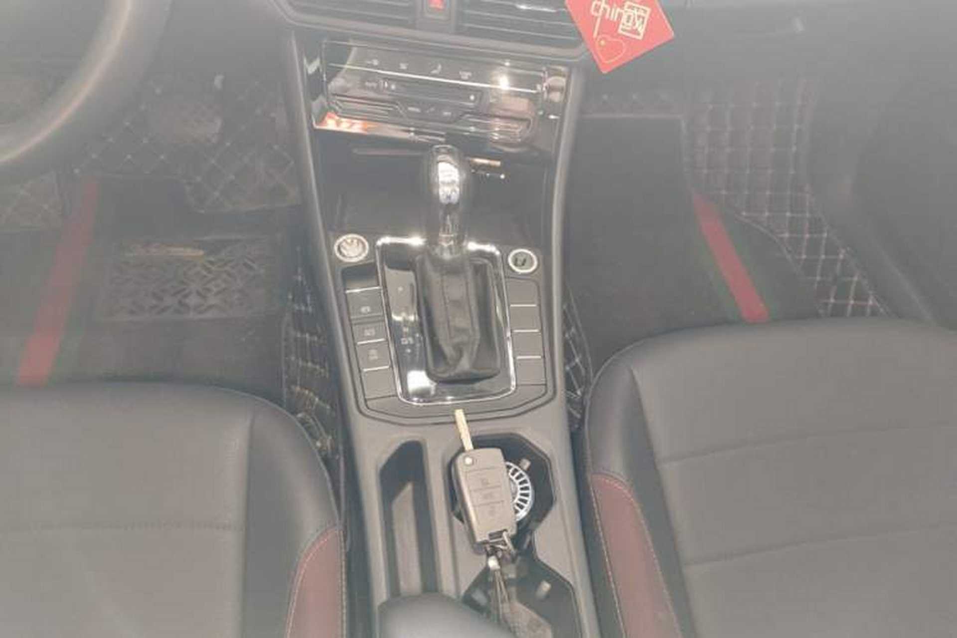 Used Volkswagen Bora 2021 1.5L Automatic Elite Smart Connect Edition Gear Lever