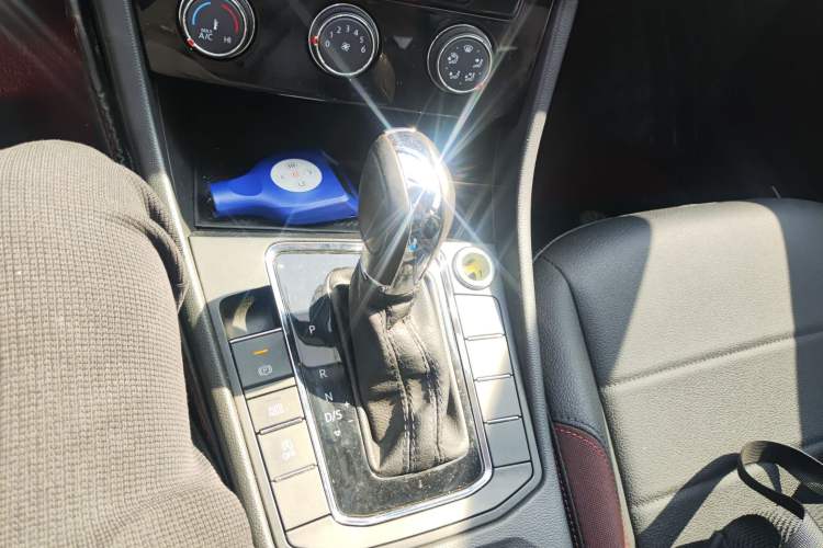 Used Volkswagen Bora 2021 1.5L Automatic Comfort Smart Connect Edition Gear Lever